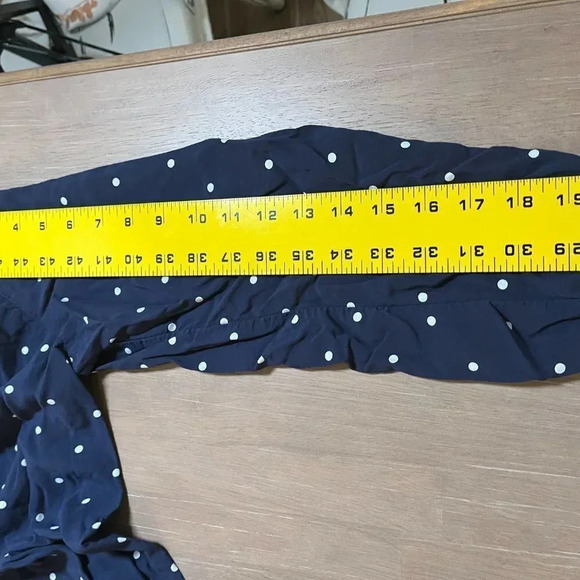 Women’s Old Navy Top Medium - Picture 7 of 7